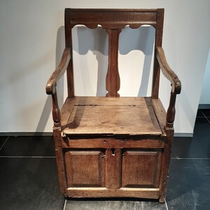 1700 French Saltbox Armchair, Oak, 1700