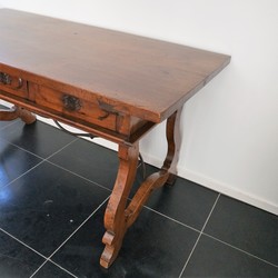 Spanish Walnut Table With 3 Drawers 17th century style in walnut, Spain made in the 19th century